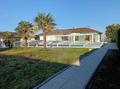 Propriété - 250 m² - 9 pièces