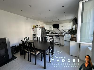 Maison - 87 m² - 4 pièces