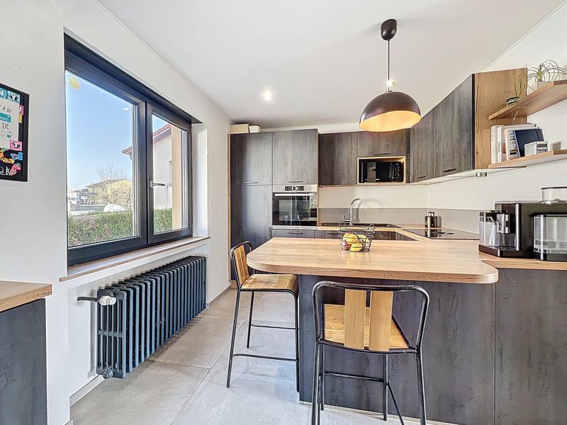 Maison traditionnelle - 103 m² - 6 pièces