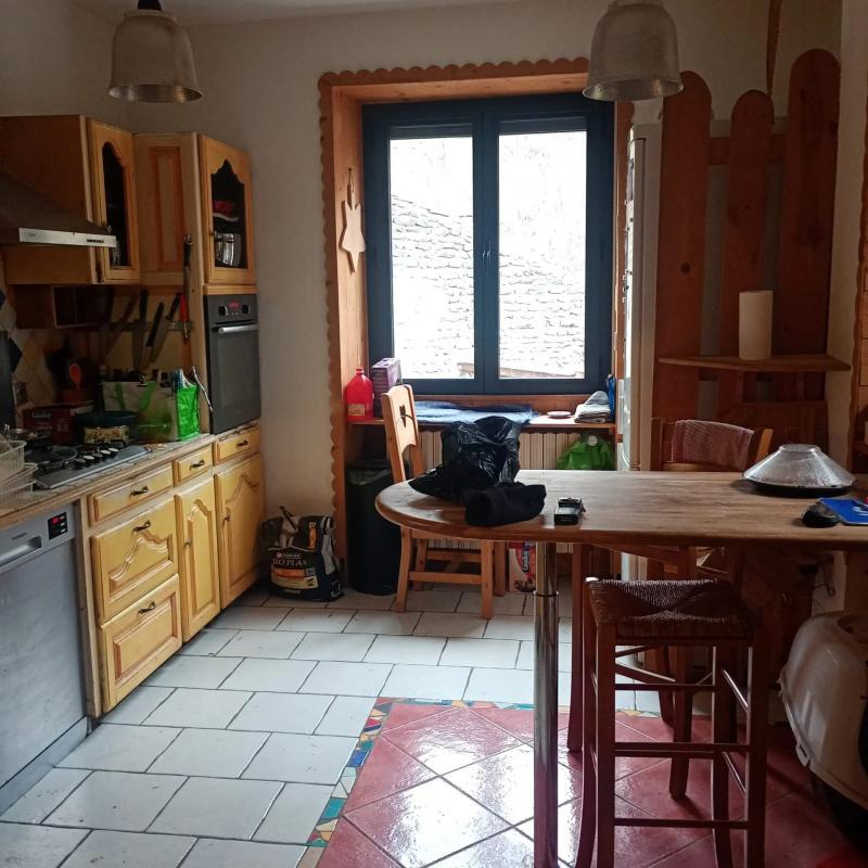Maison - 230 m² - 8 pièces