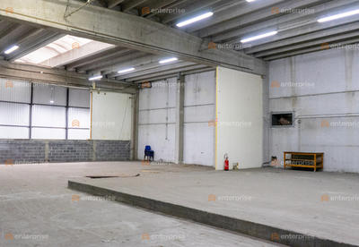 Local d'activité / Entrepôt - 3 400 m²