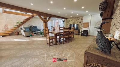 Maison - 350 m² - 9 pièces