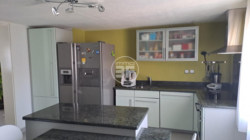 Immeuble - 230 m² - 2 pièces