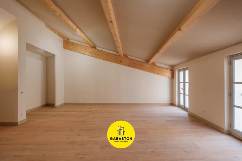 Immeuble - 271 m² - 9 pièces