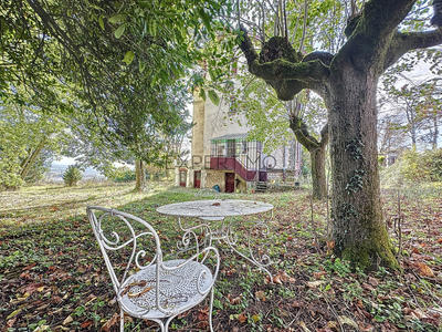 Château - 331 m² - 10 pièces