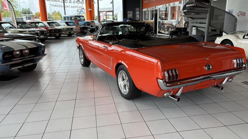 Ford Mustang Cabriolet 289 Ci V8 Popy Red 1965