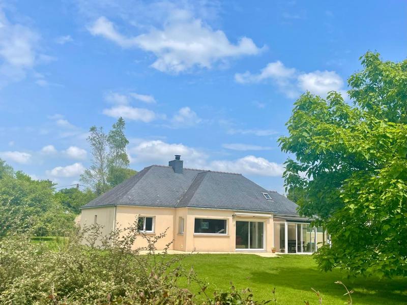 Maison - 98 m² - 5 pièces