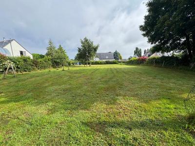 Terrain constructible - 900 m²