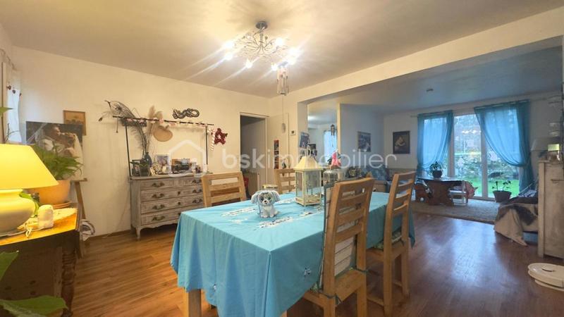 Maison - 168 m² - 8 pièces