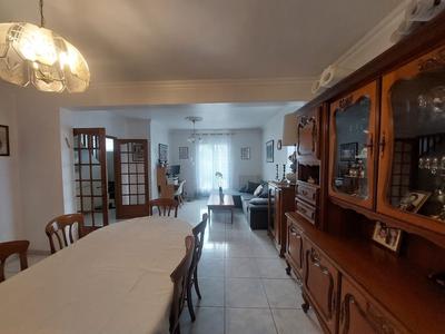 Maison - 196 m² - 9 pièces