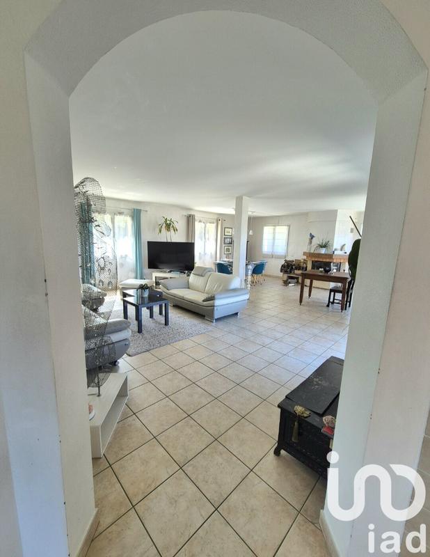 Maison - 250 m² - 7 pièces