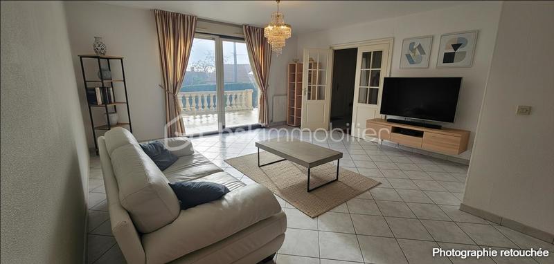 Demeure - 241 m² - 8 pièces