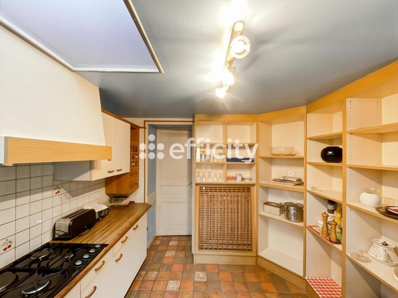 Maison - 223 m² - 9 pièces