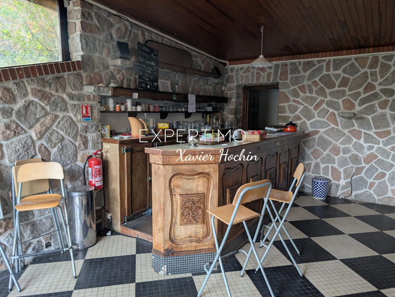 Maison - 960 m² - 32 pièces