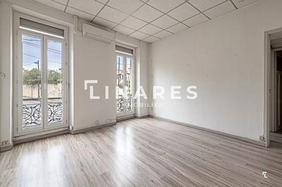 Bureau - 200 m² - 11 pièces