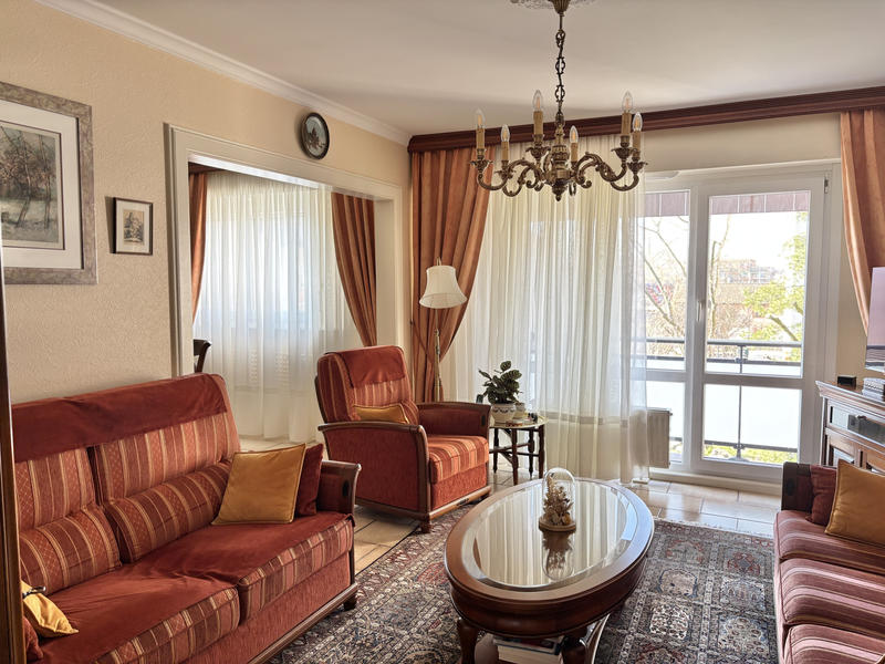 Appartement - 96 m² - 5 pièces