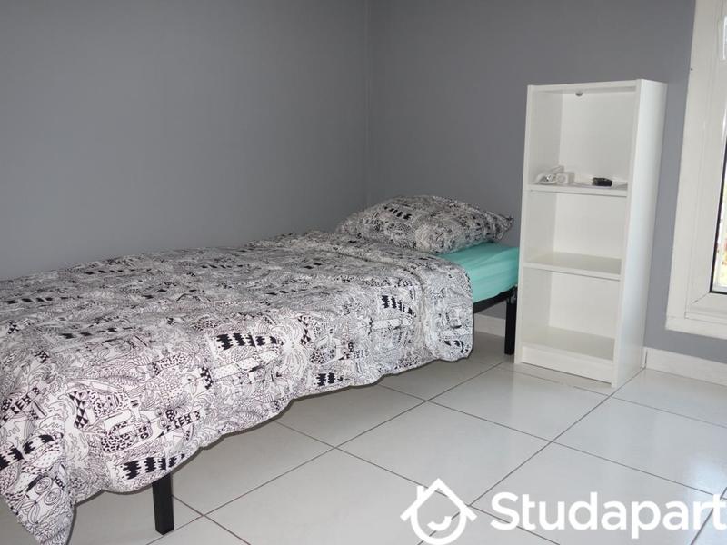 Chambre - 11 m² - 1 pièce