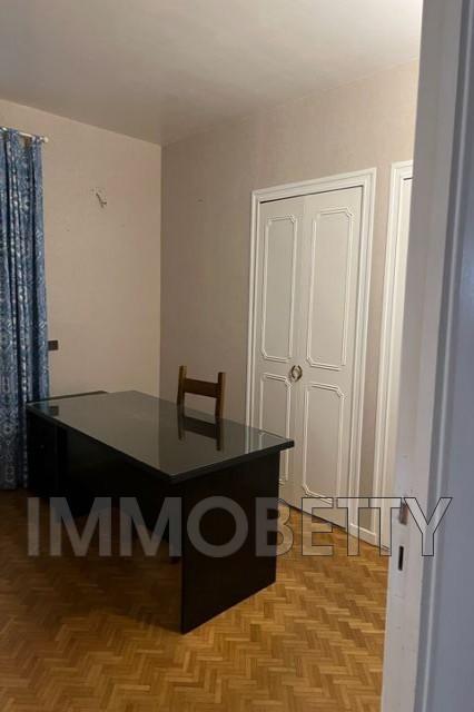 Maison - 180 m² - 7 pièces