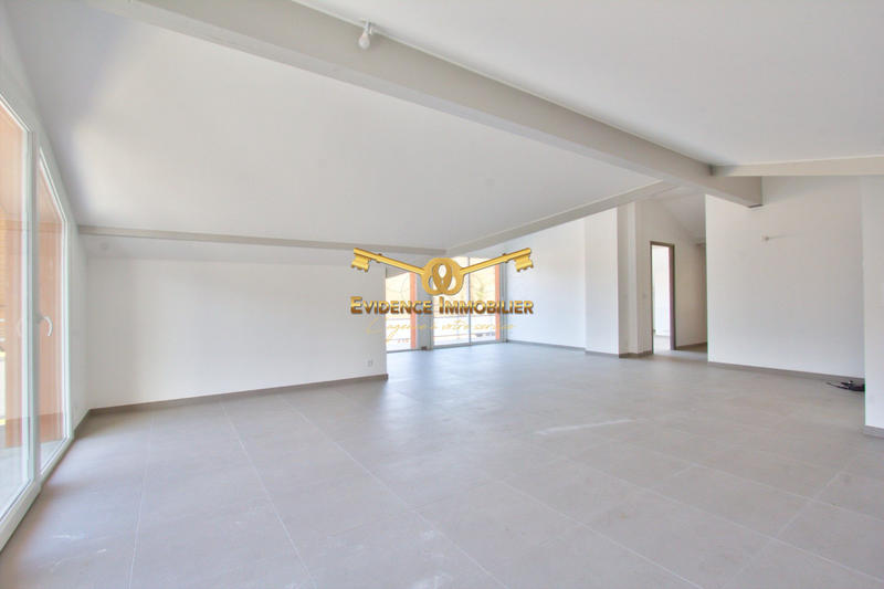 Appartement - 105 m² - 4 pièces