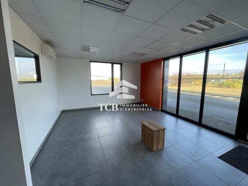 Local d'activités - 476 m²