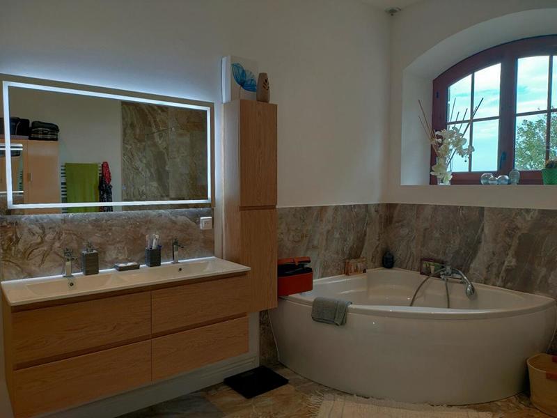 Maison - 360 m² - 8 pièces