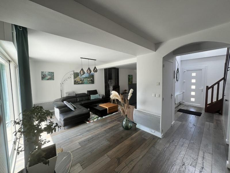 Maison - 180 m² - 7 pièces
