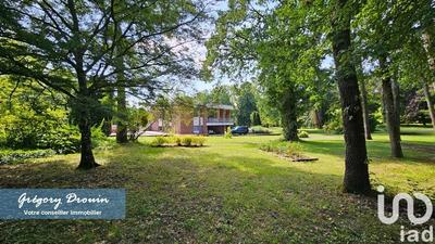 Maison - 668 m² - 10 pièces