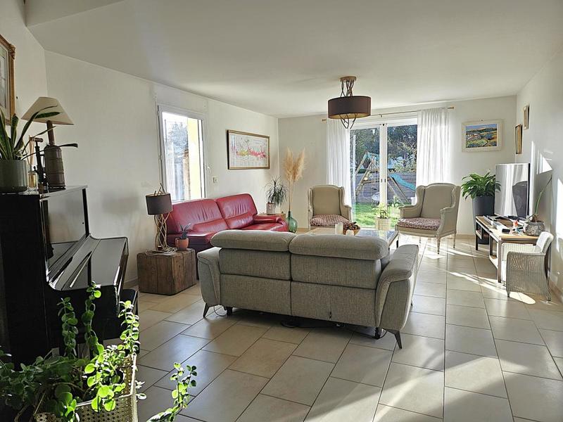 Maison - 215 m² - 8 pièces