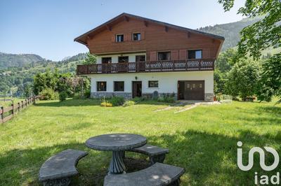 Maison - 227 m² - 8 pièces