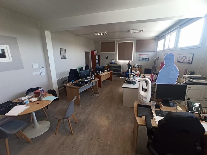 Local commercial - 1 500 m²