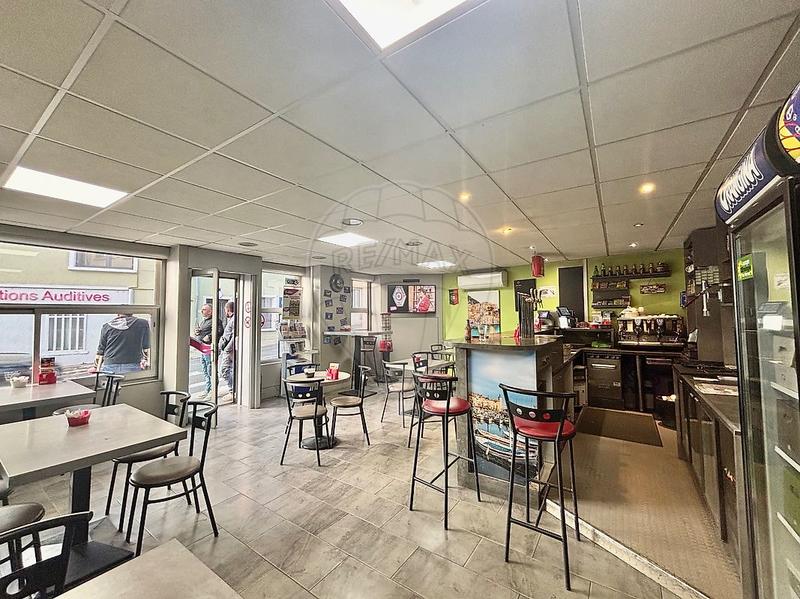 Local commercial - 90 m² - 5 pièces