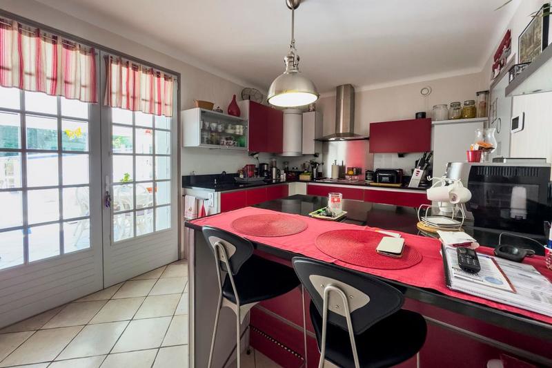 Maison - 185 m² - 5 pièces