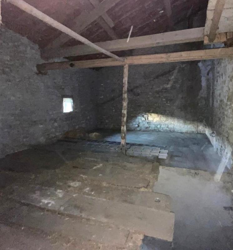 Maison - 8 502 m² - 3 pièces