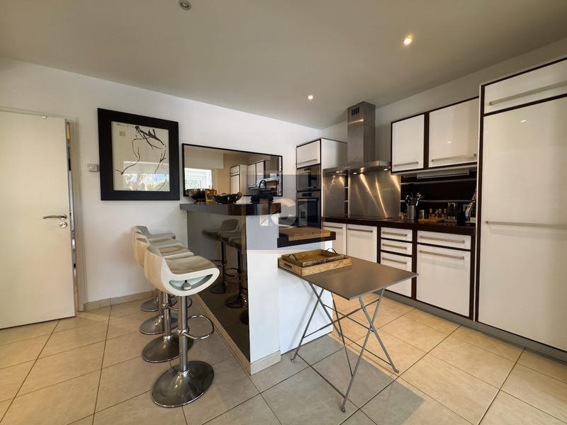 Villa - 181 m² - 4 pièces