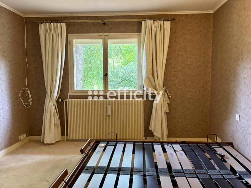 Maison - 358 m² - 16 pièces