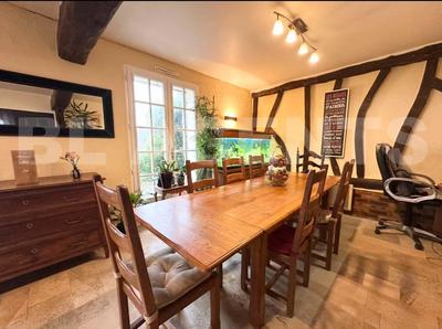 Maison traditionnelle - 114 m² - 6 pièces