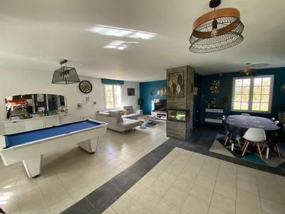 Maison - 174 m² - 6 pièces