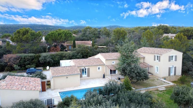Villa - 273 m² - 7 pièces