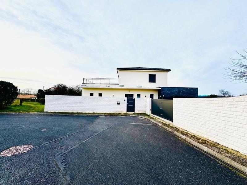 Maison - 149 m² - 5 pièces