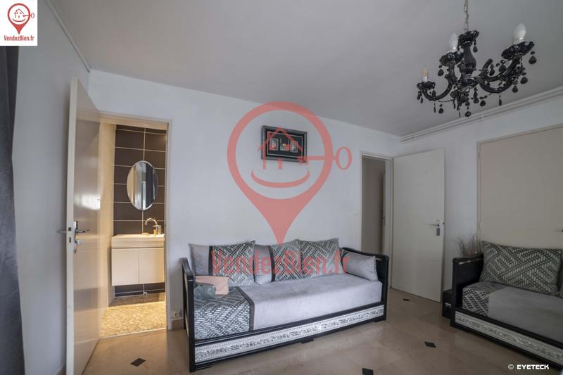 Maison - 264 m² - 8 pièces