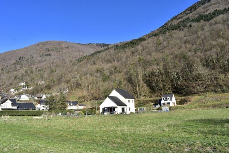 Terrain constructible - 1 921 m²