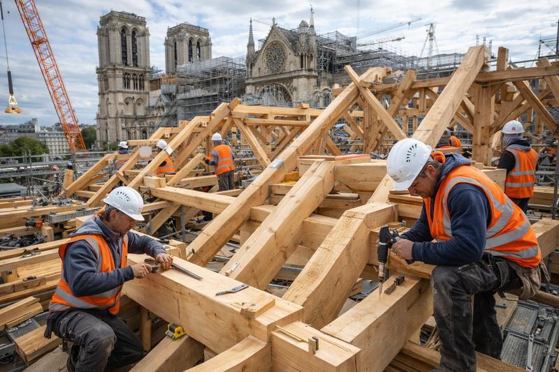 Dans les coulisses de la reconstruction de Notre-Dame de Paris par Patrick Jouenne