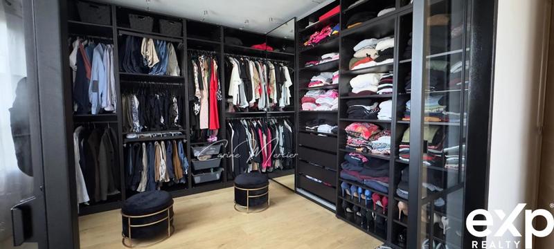 Maison - 212 m² - 8 pièces