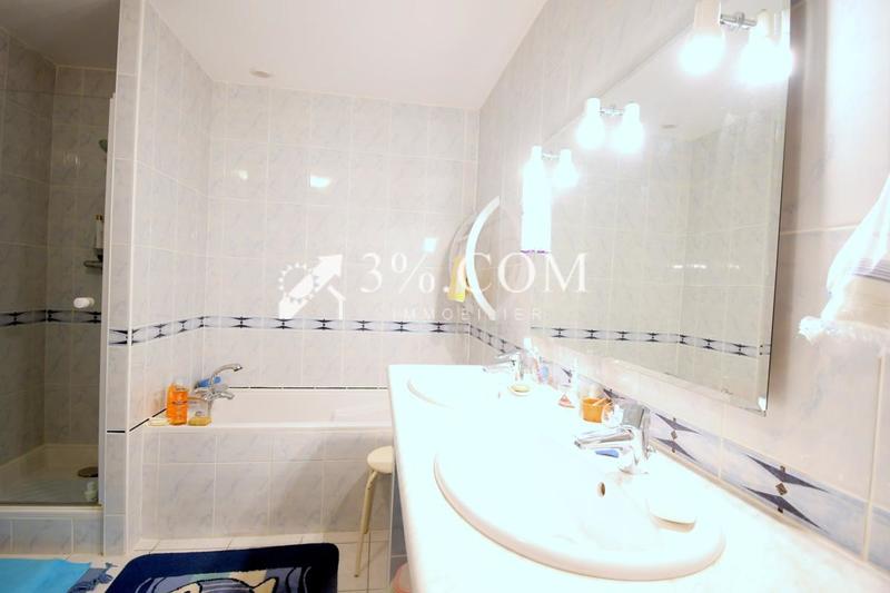 Propriété - 280 m² - 9 pièces