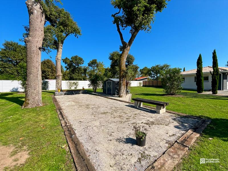 Maison - 180 m² - 6 pièces