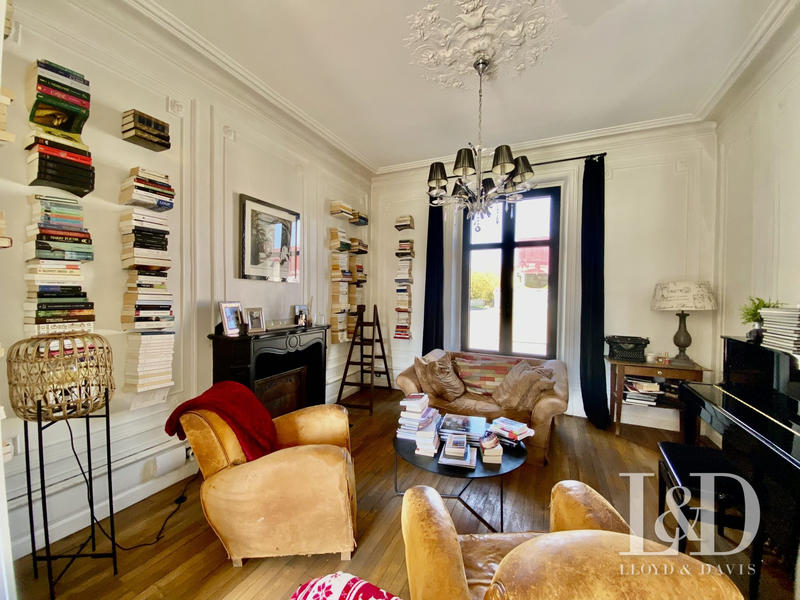 Maison ancienne - 198 m² - 8 pièces