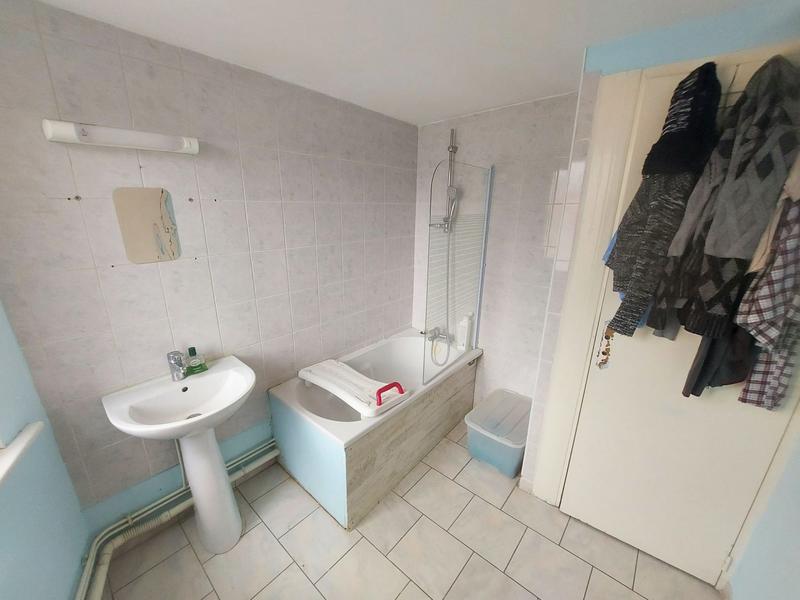 Maison traditionnelle - 145 m² - 9 pièces