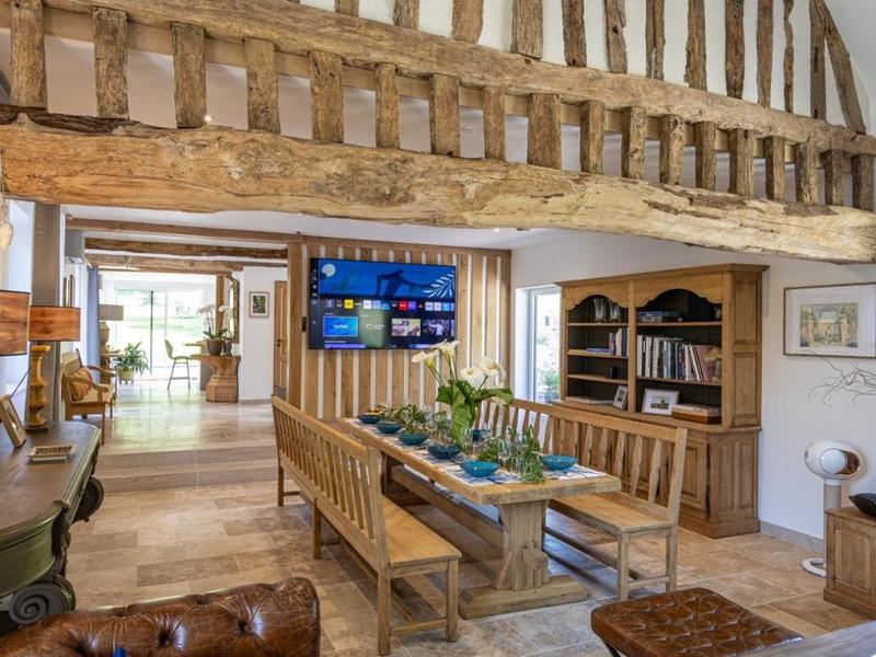 Demeure - 836 m² - 18 pièces