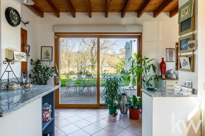 Maison - 210 m² - 7 pièces