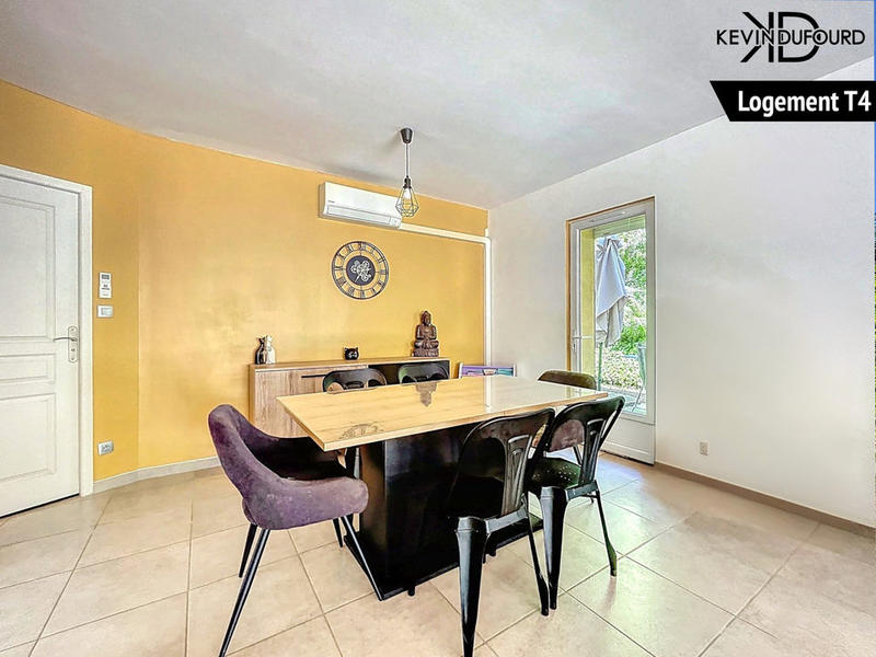 Maison - 225 m² - 11 pièces